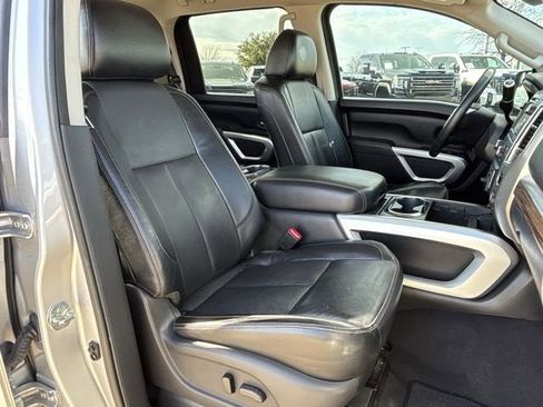 Used 2017 Nissan Titan SL image 21