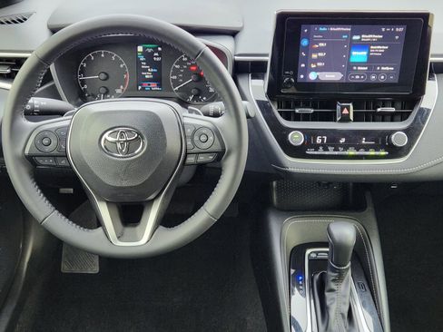 Used 2025 Toyota Corolla Hatchback image 27