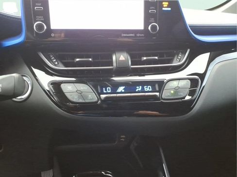 Used 2021 Toyota C-HR XLE FWD image 25