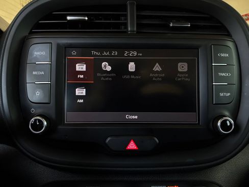 Used 2025 Kia Soul LX w/ LX Technology Package FWD image 28