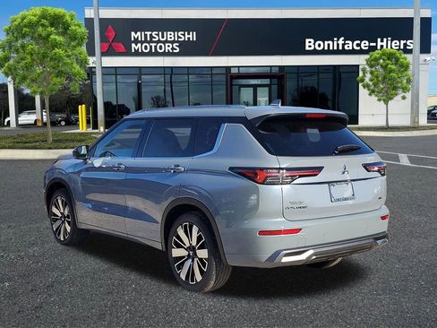 New 2026 Mitsubishi Outlander SEL FWD image 3
