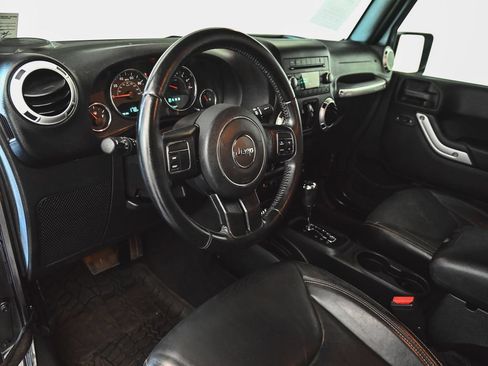 Used 2017 Jeep Wrangler Unlimited Sahara AWD/4WD image 13
