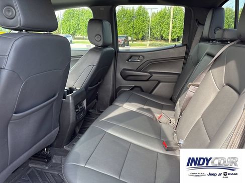 Used 2024 GMC Canyon Elevation w/ Elevation Premium Package RWD image 9
