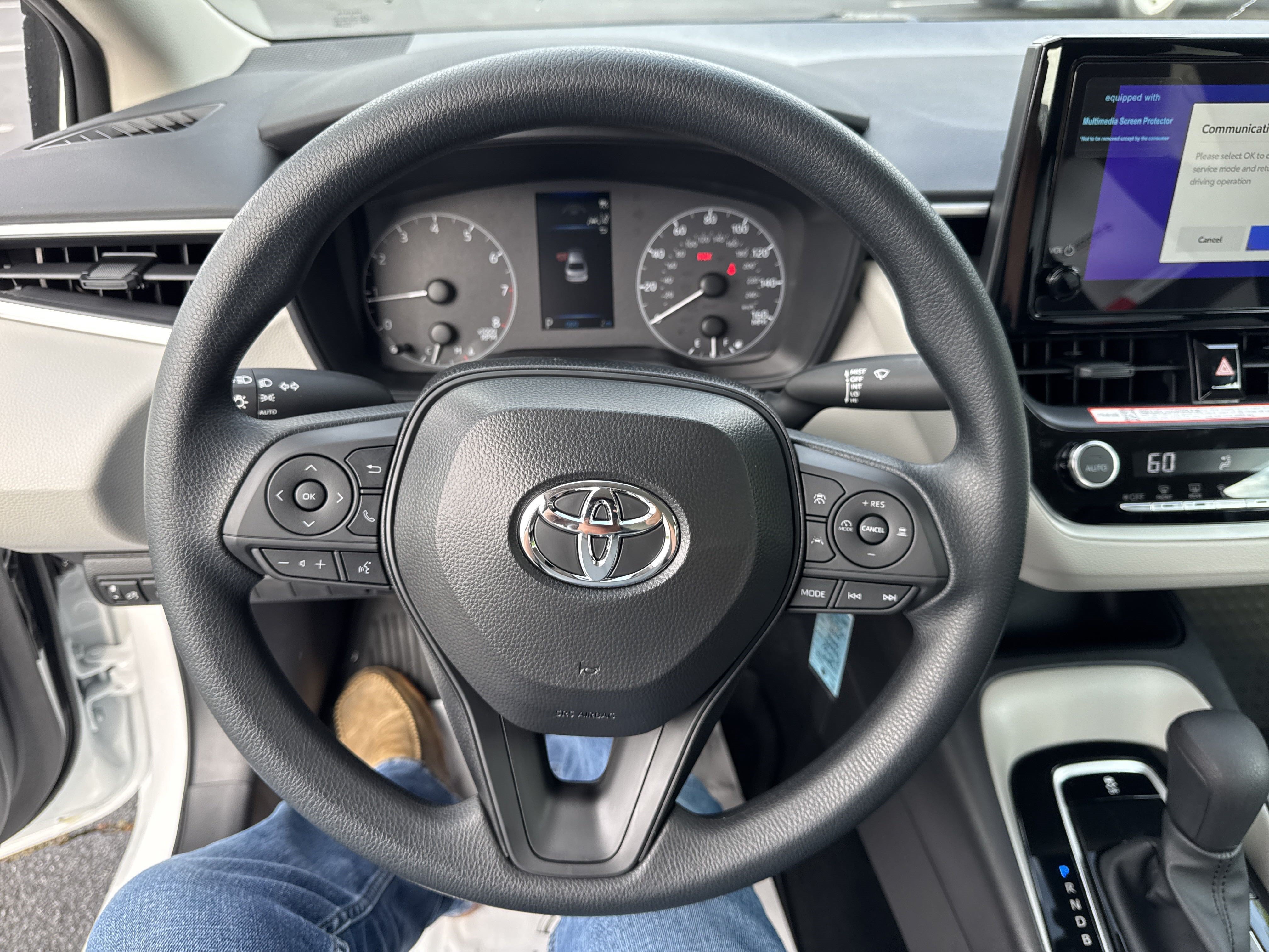 Used 2025 Toyota Corolla LE FWD image 16