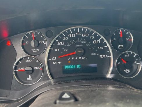Used 2018 Chevrolet Express 3500 Extended w/ Driver Convenience Package RWD image 25