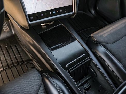 Used 2018 Tesla Model X 75D image 21