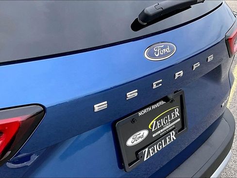 Certified 2023 Ford Escape Platinum w/ Premium Technology Package AWD/4WD image 8