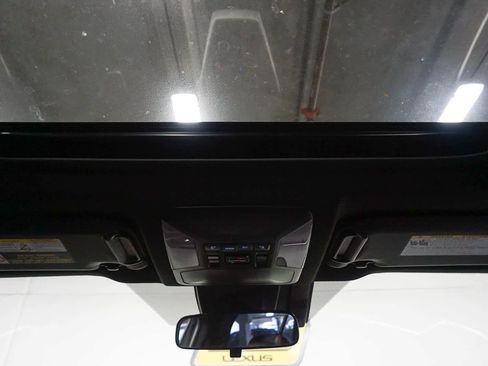 Used 2024 Toyota RAV4 SE image 14