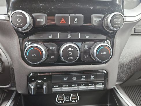 Used 2022 RAM 2500 Big Horn w/ Level C Equiment Group AWD/4WD image 27