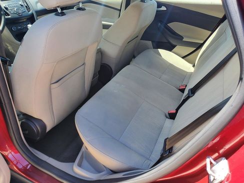 Used 2017 Ford Focus SE FWD image 13