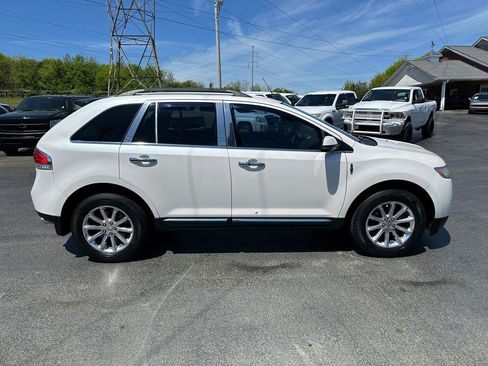 Used 2012 Lincoln MKX FWD image 5