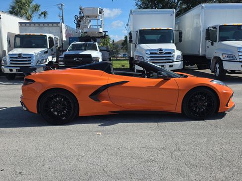 Used 2022 Chevrolet Corvette Stingray Preferred Conv w/ Z51 Performance Package RWD image 8