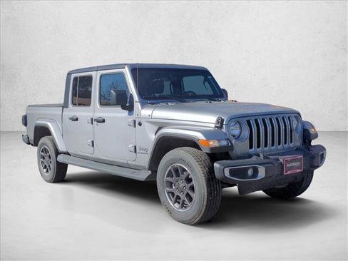Used 2021 Jeep Gladiator Overland w/ Popular Equipment Package AWD/4WD image 3