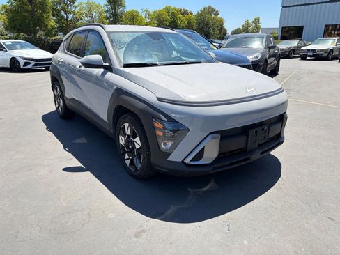 Used 2024 Hyundai Kona SEL FWD image 2