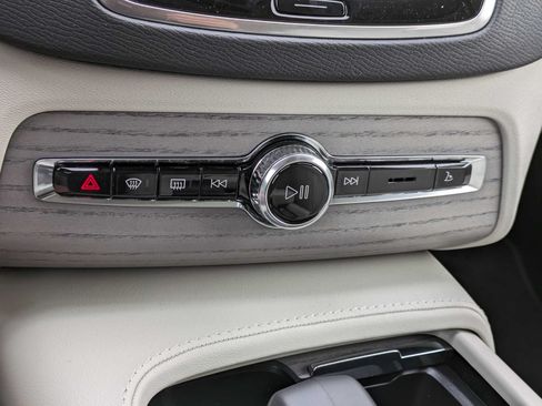 Certified 2024 Volvo XC90 T8 Plus AWD/4WD image 28