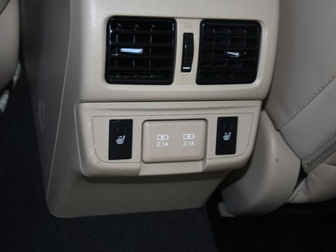 Used 2019 Subaru Outback 2.5i Limited w/ Popular Package #2 AWD/4WD image 18