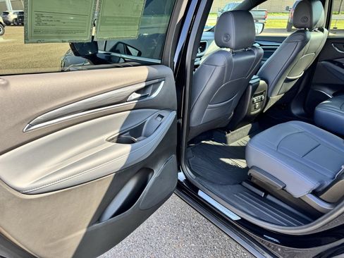 Used 2022 Buick Enclave Essence w/ Experience Buick Package image 11