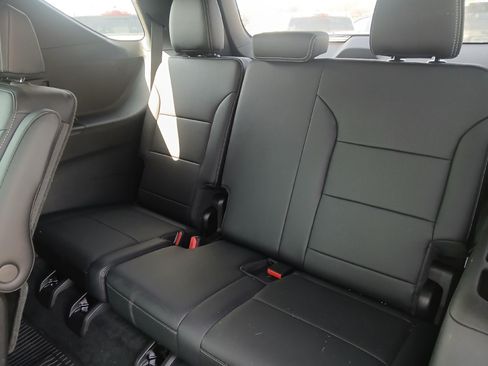 Used 2026 Chevrolet Traverse LT w/ Driver Confidence Package AWD/4WD image 16