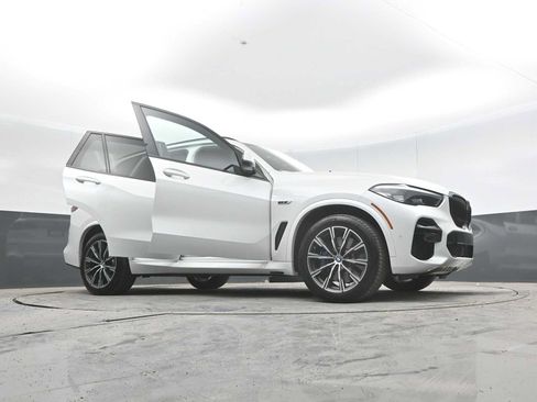 Used 2022 BMW X5 xDrive45e w/ M Sport Package AWD/4WD image 63