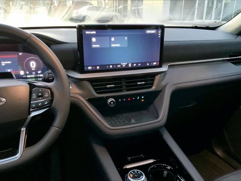 Used 2025 Ford Explorer Platinum image 7