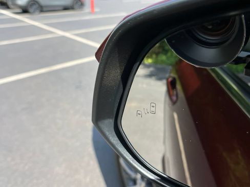 Used 2019 Toyota Highlander XLE AWD/4WD image 28