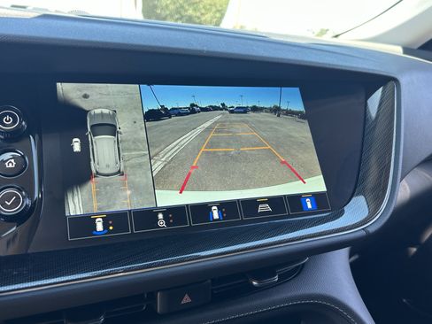 Certified 2022 Buick Envision Essence w/ Technology Package I AWD/4WD image 33