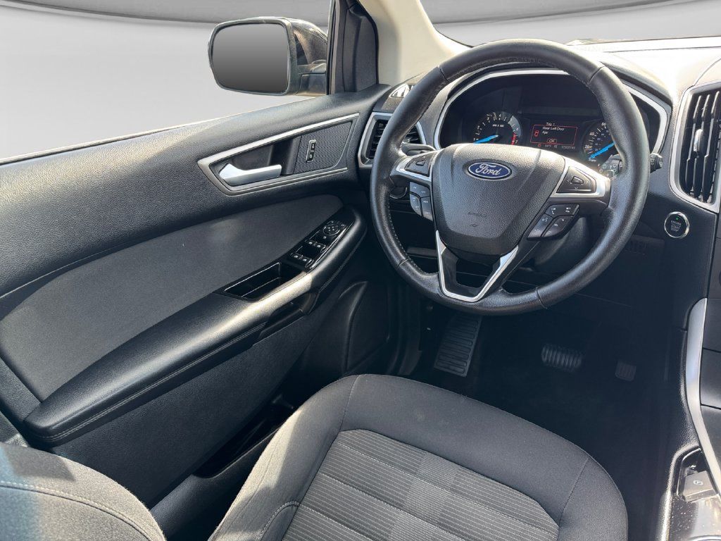 Used 2018 Ford Edge SEL FWD image 21