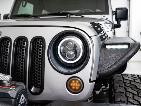 Used 2017 Jeep Wrangler Sport w/ Quick Order Package 24S AWD/4WD image 14