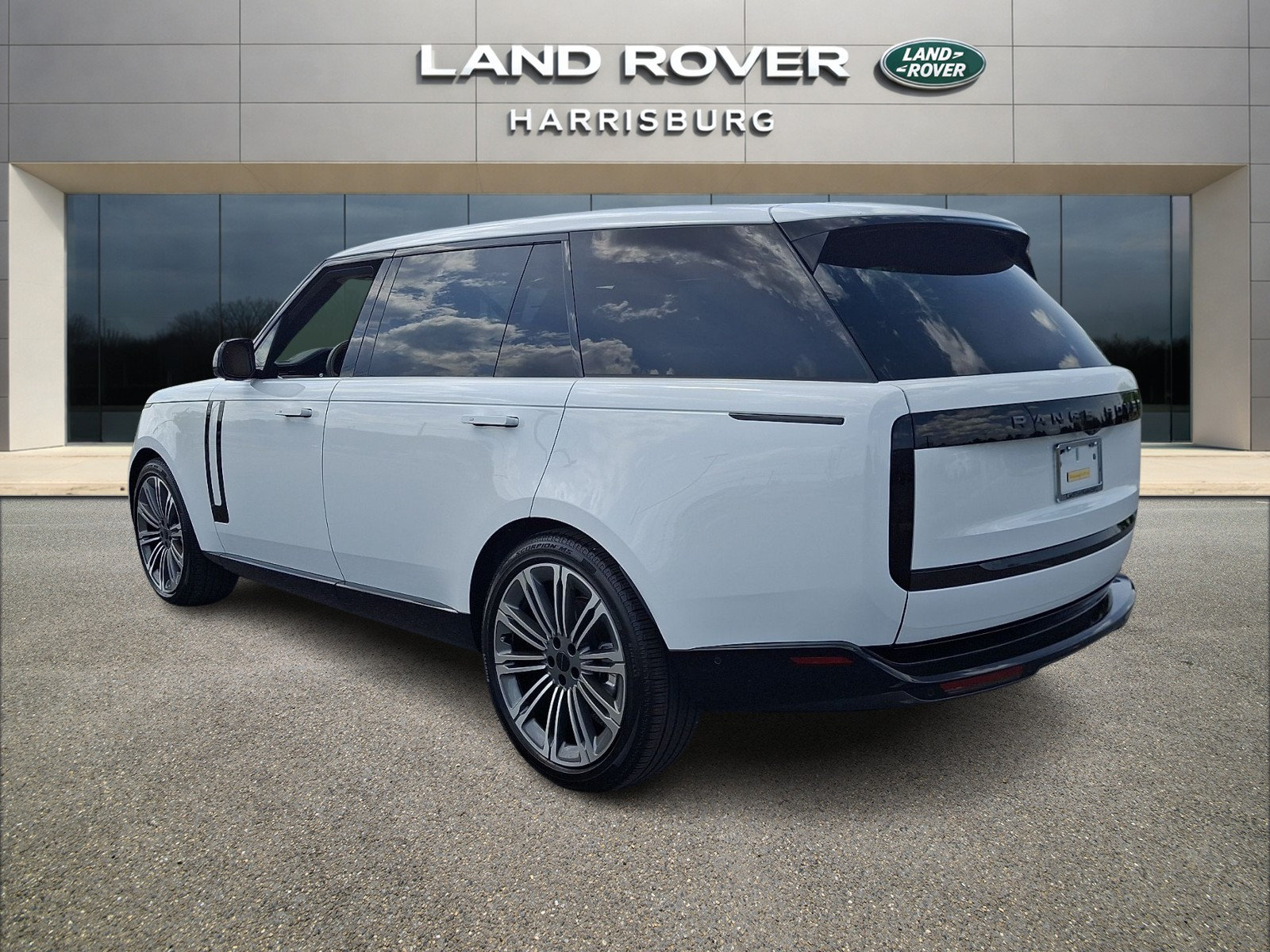 New 2026 Land Rover Range Rover Long Wheelbase SE AWD/4WD image 2