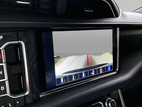 Used 2023 GMC Yukon Denali RWD image 26