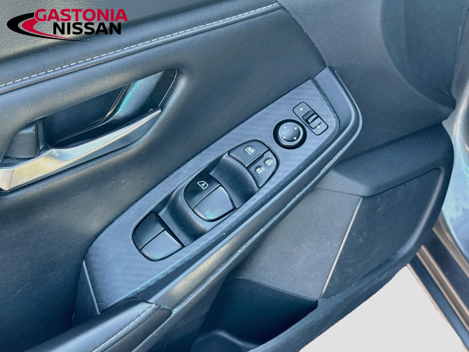Used 2024 Nissan Sentra SV FWD image 22