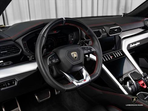 Used 2019 Lamborghini Urus AWD/4WD image 33