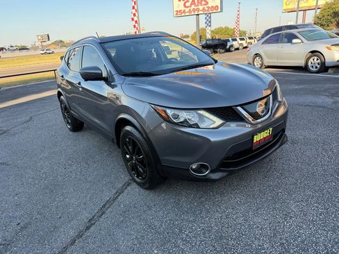 Used 2018 Nissan Rogue Sport SL image 3