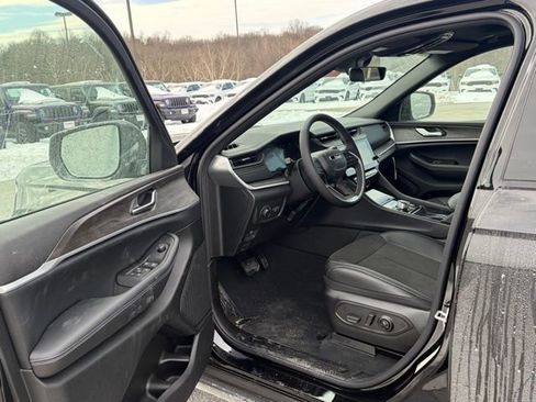 New 2026 Jeep Grand Cherokee L 4WD image 14