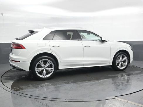 Used 2019 Audi Q8 Premium w/ Towing Package image 4