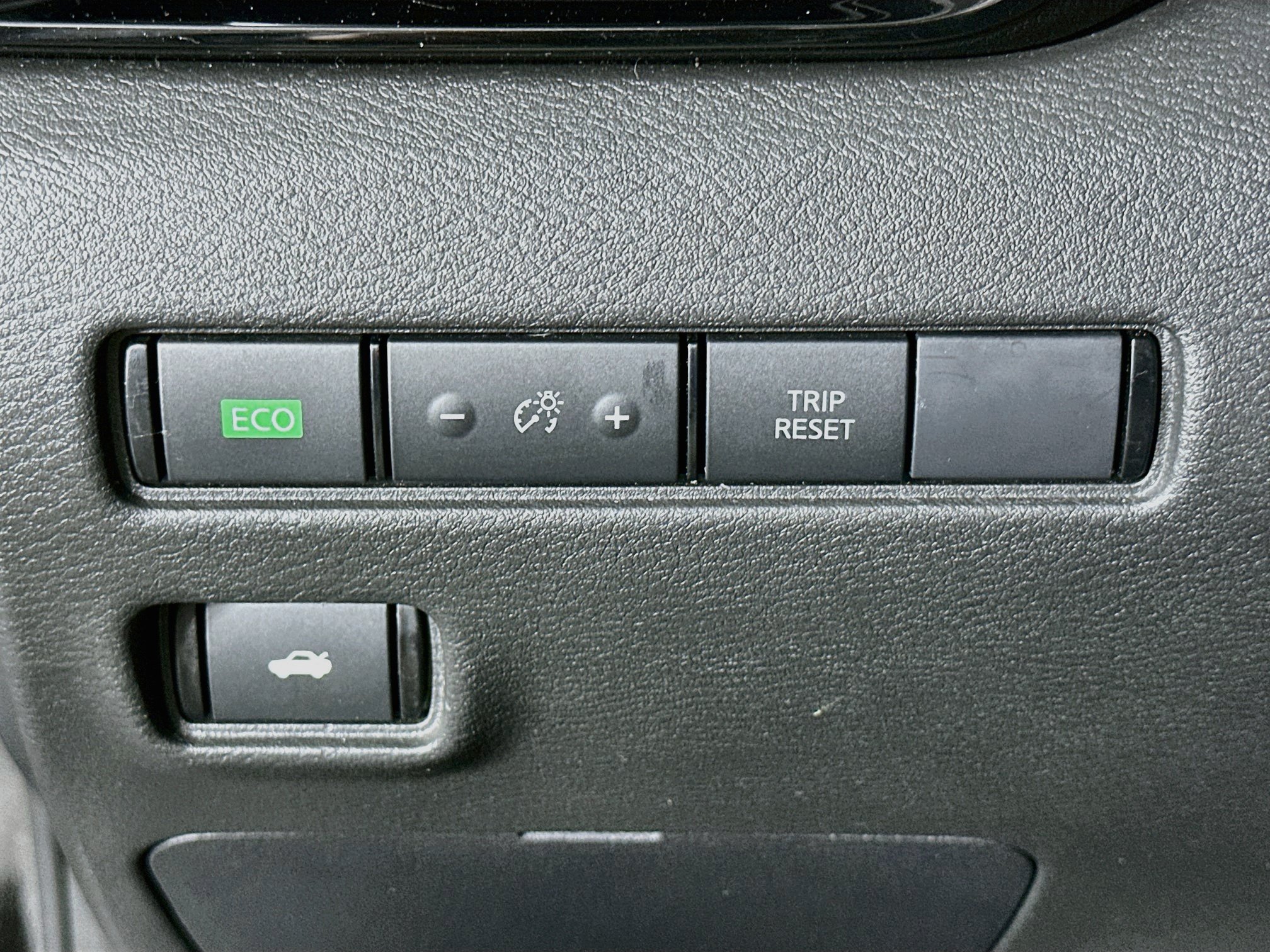 Used 2025 Nissan Sentra SV FWD image 16