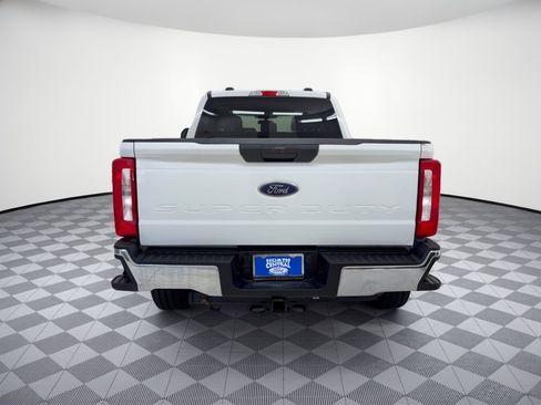 Used 2025 Ford F250 XLT w/ FX4 Off-Road Package AWD/4WD image 11