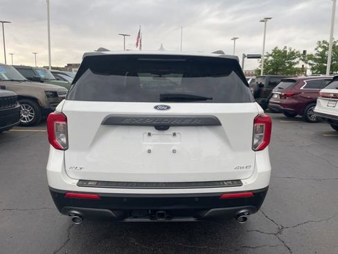 Used 2023 Ford Explorer XLT w/ Equipment Group 202A AWD/4WD image 3