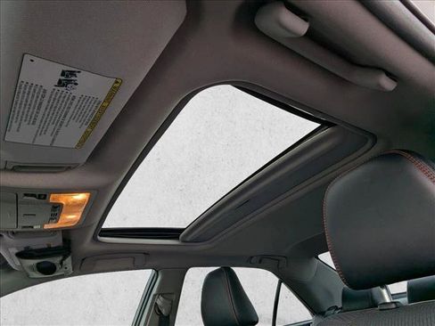 Used 2016 Toyota Camry SE image 6