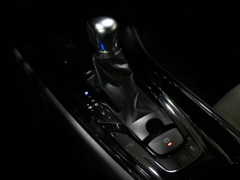 Used 2021 Toyota C-HR XLE image 20