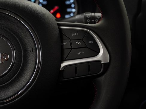 Certified 2023 Jeep Renegade Latitude image 36