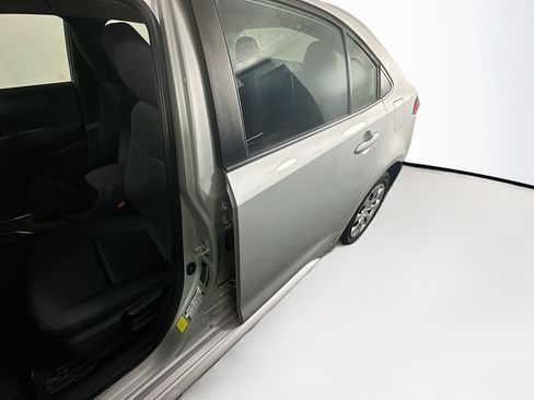Used 2023 Toyota Corolla LE FWD image 12