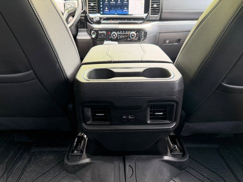 Used 2025 Chevrolet Silverado 1500 LT Trail Boss w/ Convenience Package II AWD/4WD image 18