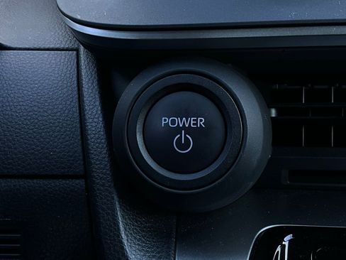 Used 2025 Toyota Prius LE image 26