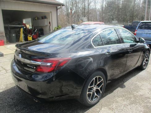 Used 2017 Buick Regal Sport Touring image 5