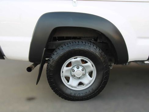 Used 2015 Toyota Tacoma PreRunner image 40