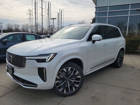 Certified 2025 Volvo XC90 T8 Plus w/ Protection Package Premier image 1