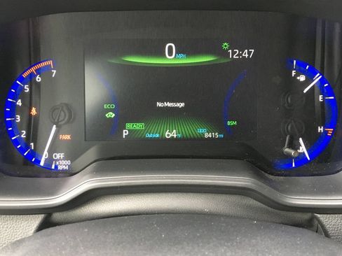 Used 2022 Toyota Corolla LE FWD image 2
