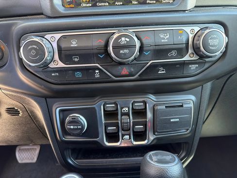 Used 2023 Jeep Wrangler Unlimited w/ 8.4" Radio Group AWD/4WD image 15
