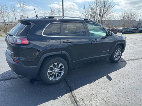 Used 2019 Jeep Cherokee Latitude Plus w/ Cold Weather Group image 2